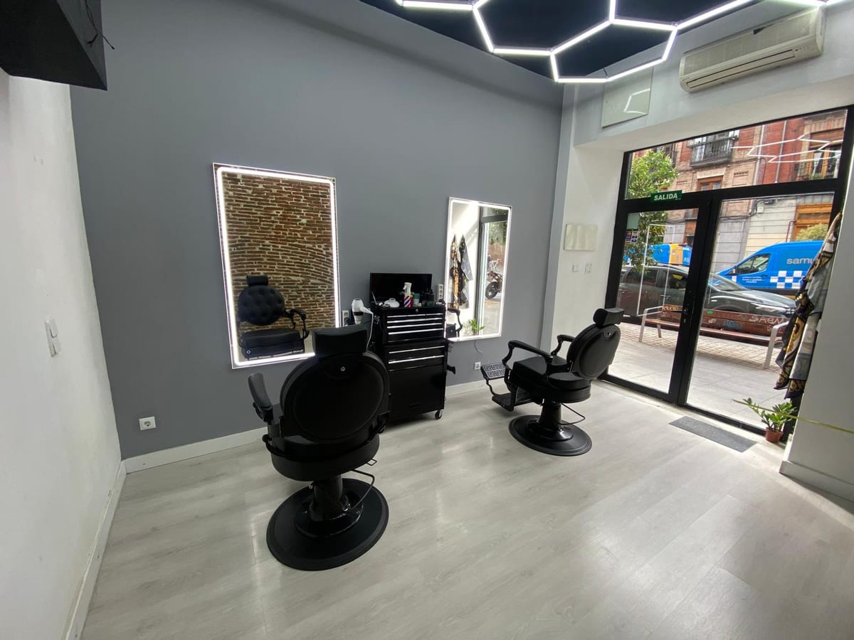 Alejandro's barbershop — belleza & estética en Madrid