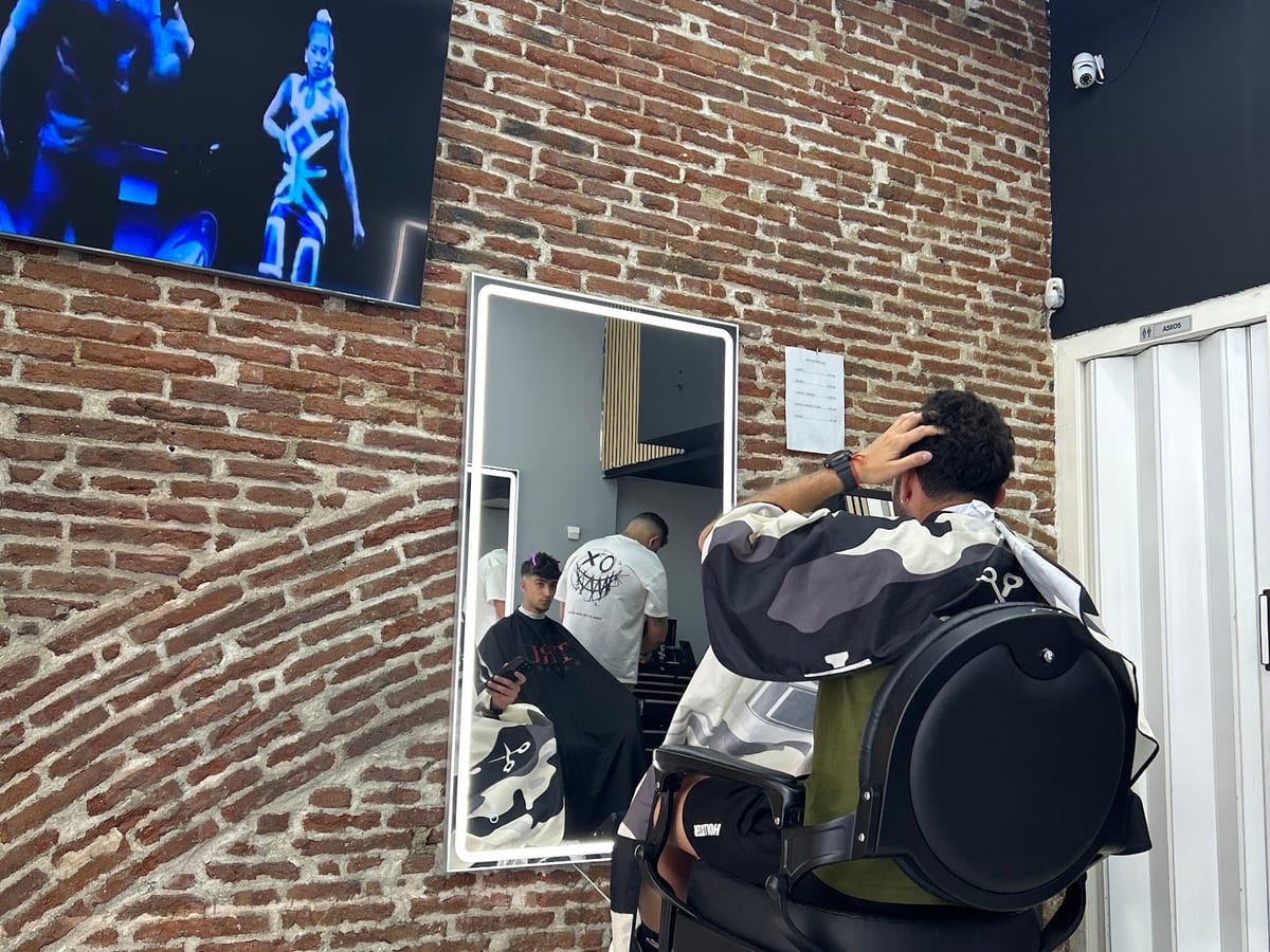 Alejandro's barbershop — foto 2