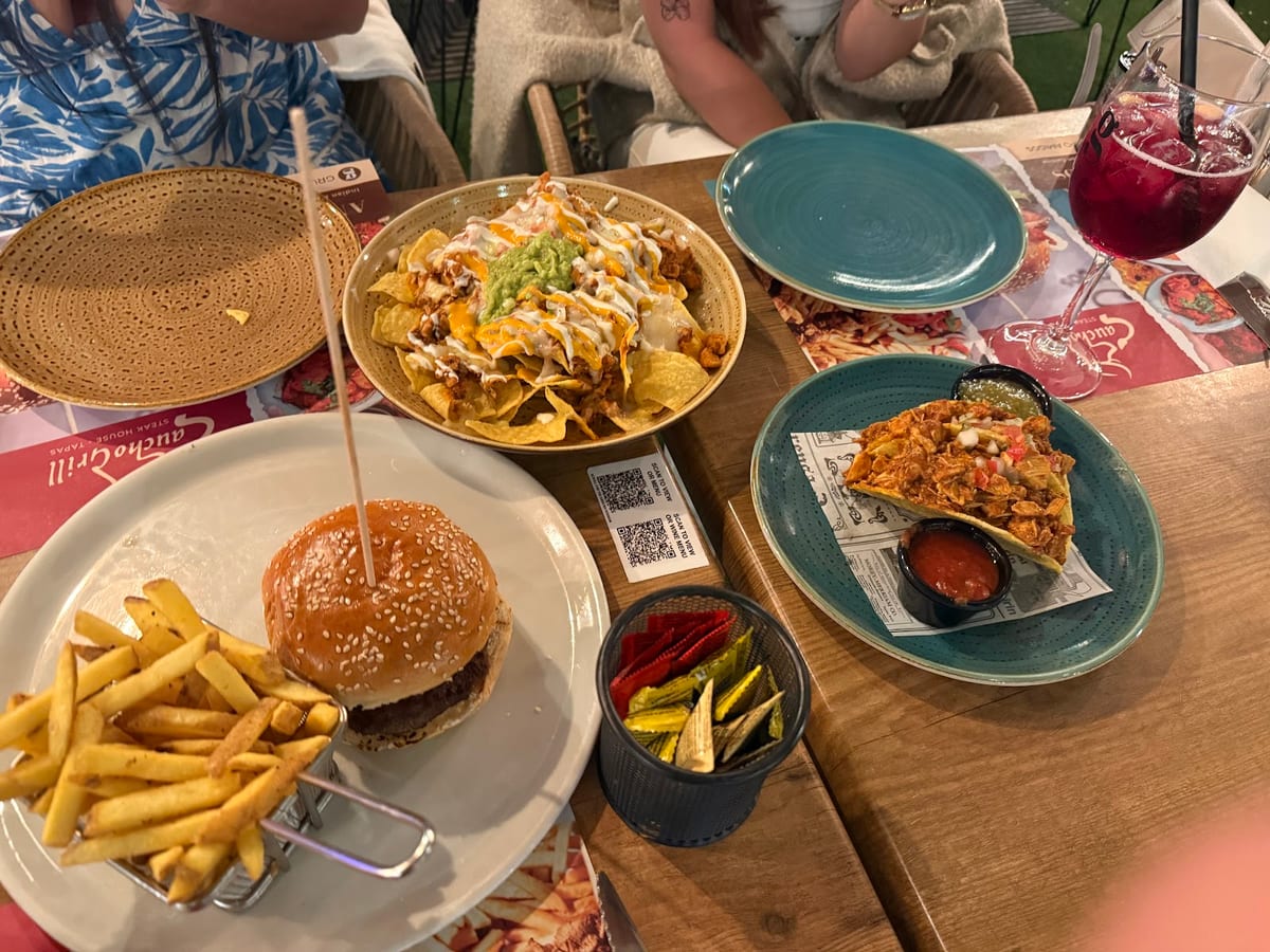 Amigos Indian & Mexican Cuisine | Muelle Uno — foto 3