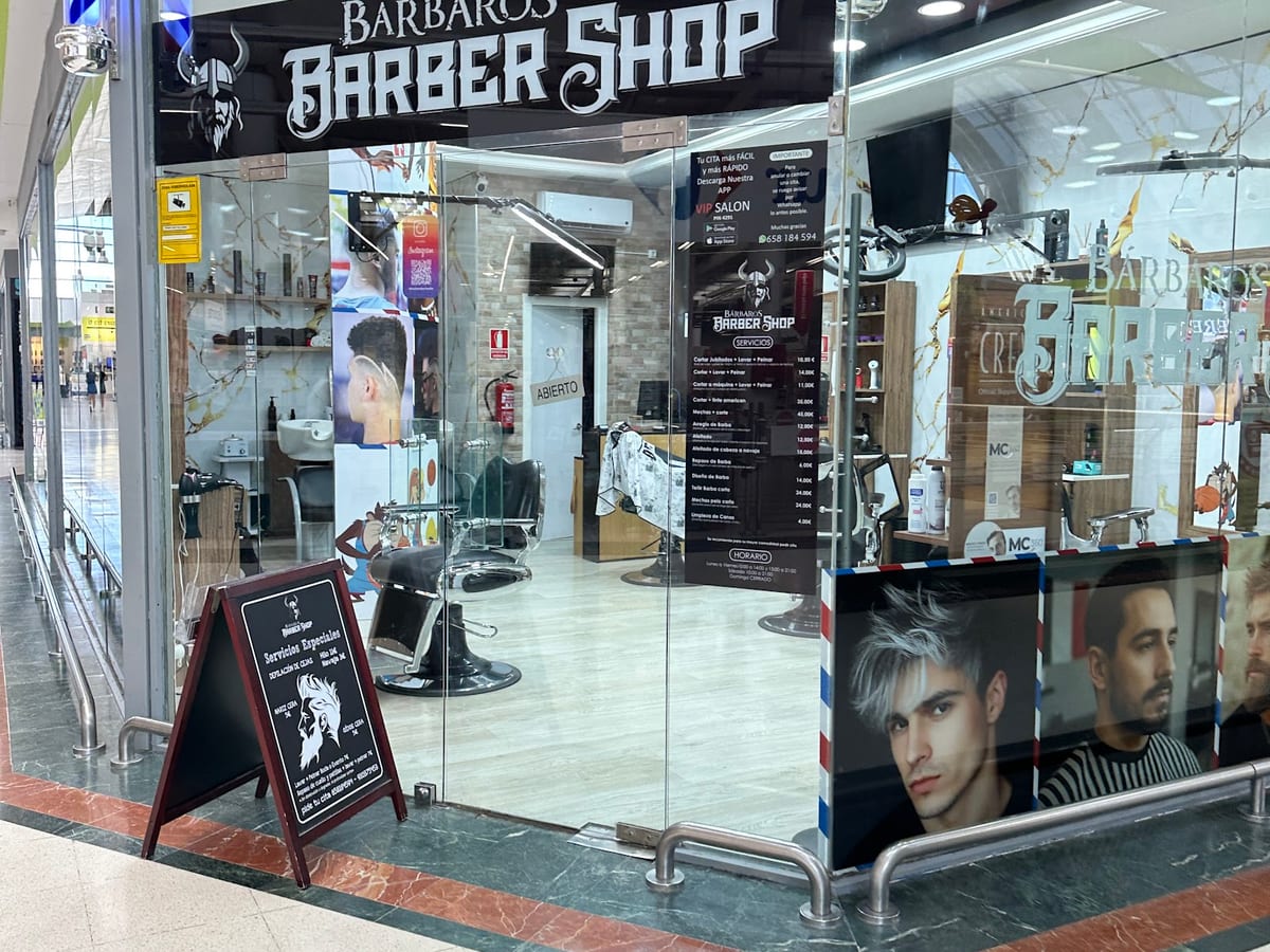 BARBAROS BARBER SHOP — foto 2