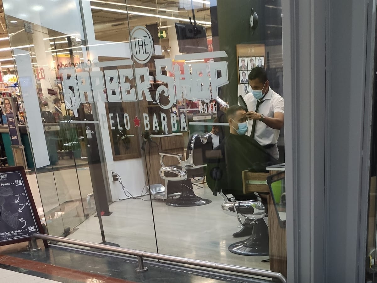 BARBAROS BARBER SHOP — foto 3