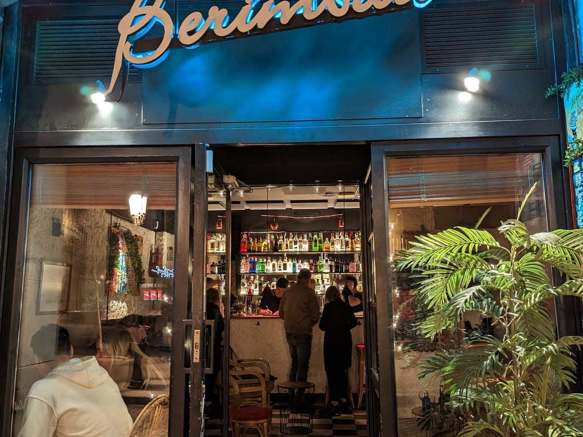 Berimbau — entretenimiento en Barcelona