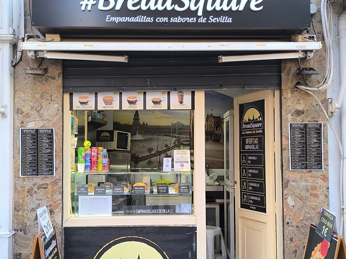 BreadSquare Empanadas artesanales en Plaza Jesús de la Pasión, Sevilla — tiendas latinas en Sevilla