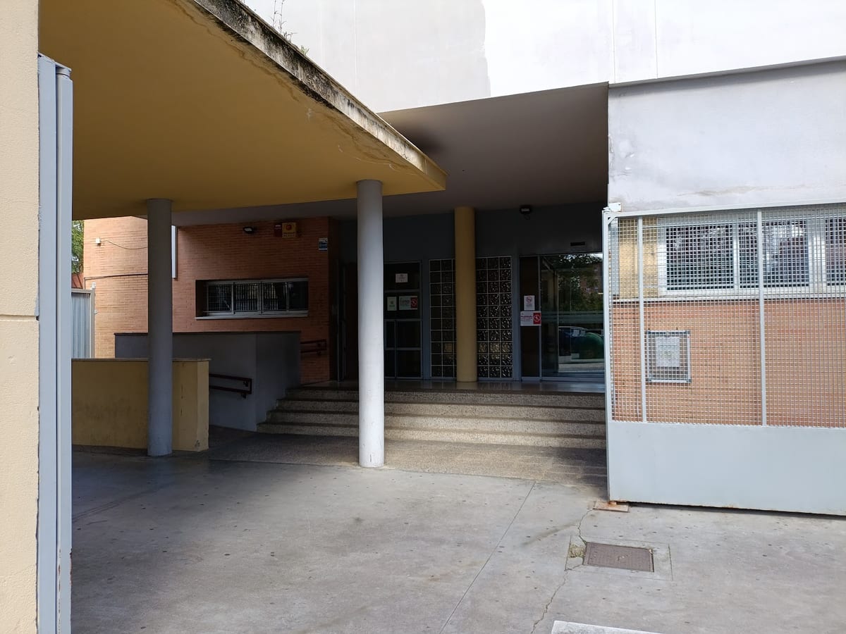 Centro de Salud Puerta Este Dr. Pedro Vallina — salud & medicina en Sevilla