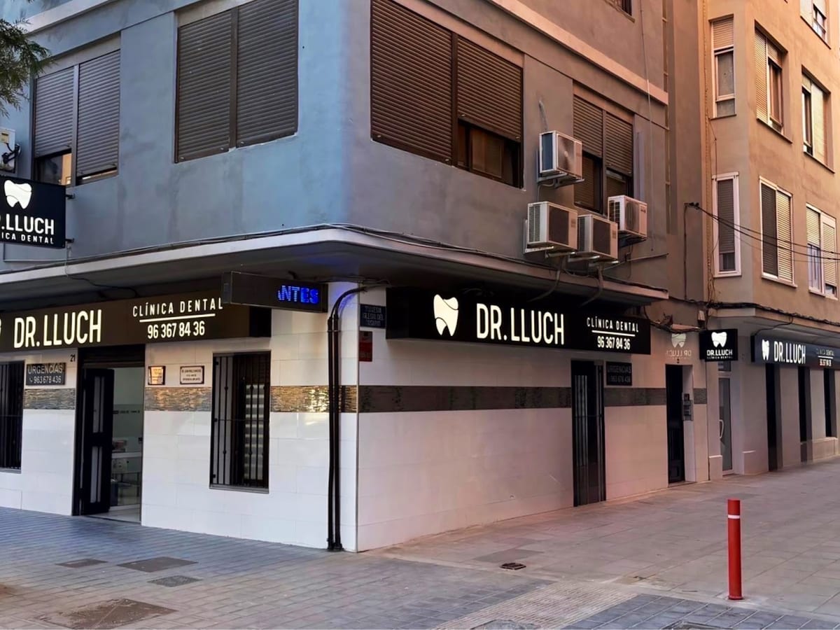 Clinica Dental Doctor Lluch Urgencias 24 H — foto 3