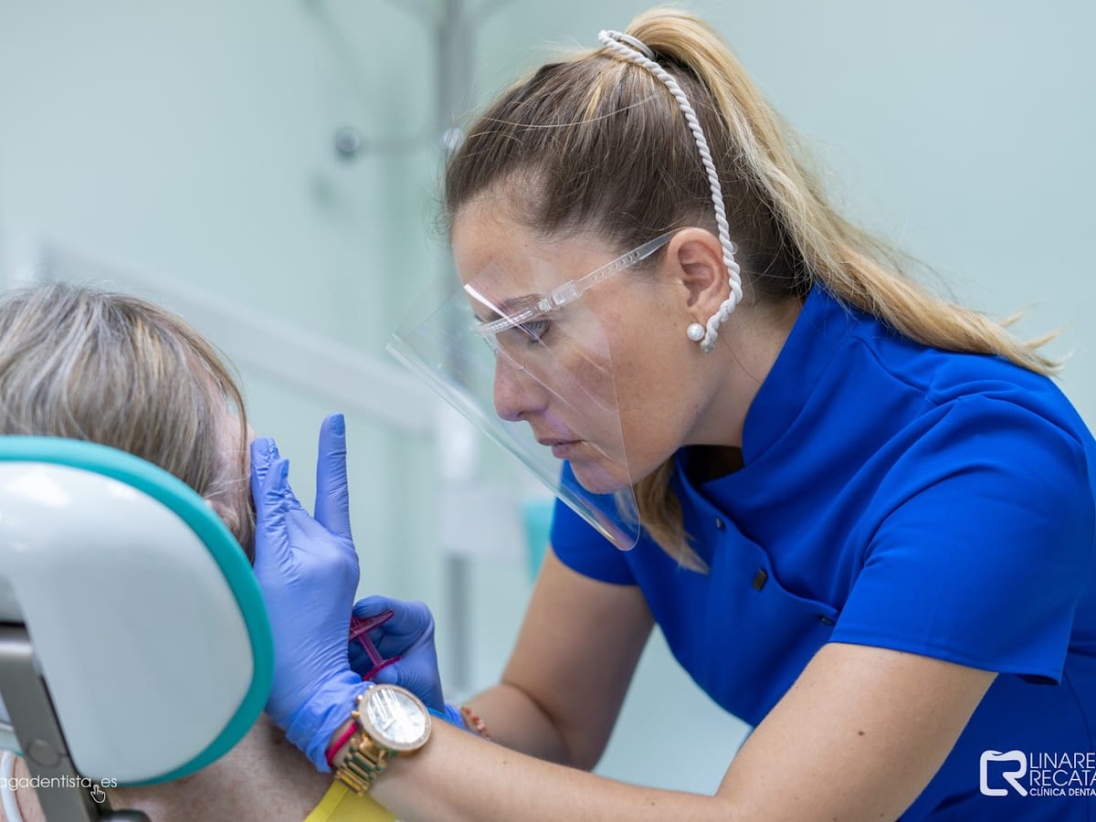 Clínica Dental Linares Recatalá — salud & medicina en Málaga