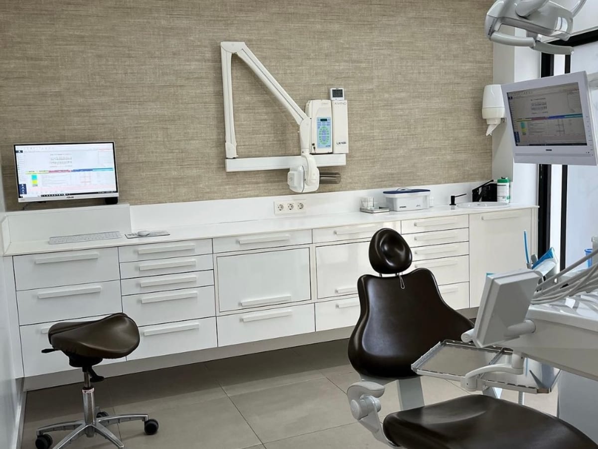 Clínica Dental "Sarriko" — salud & medicina en Bilbao