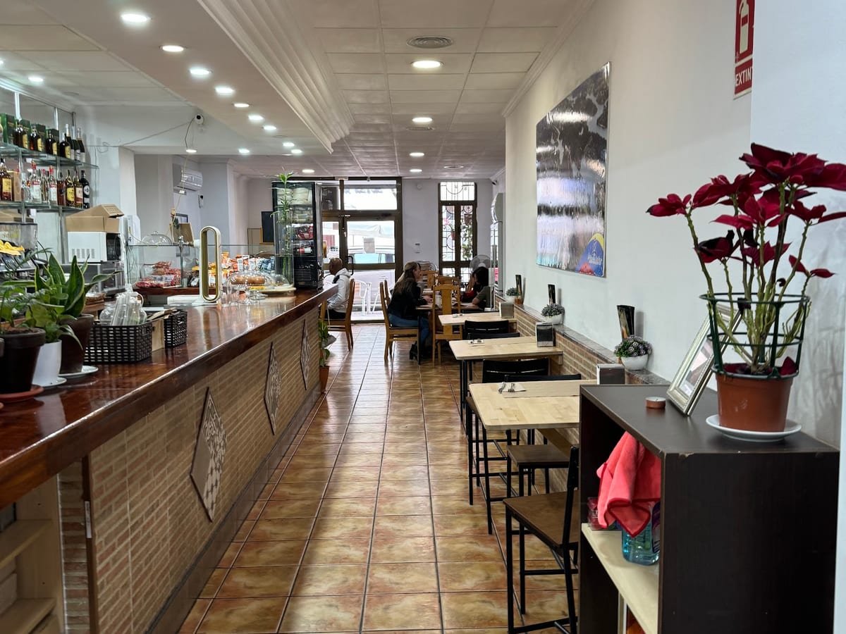 EL RINCON LATINO RESTAURANTE Y BAR — entretenimiento en Valencia