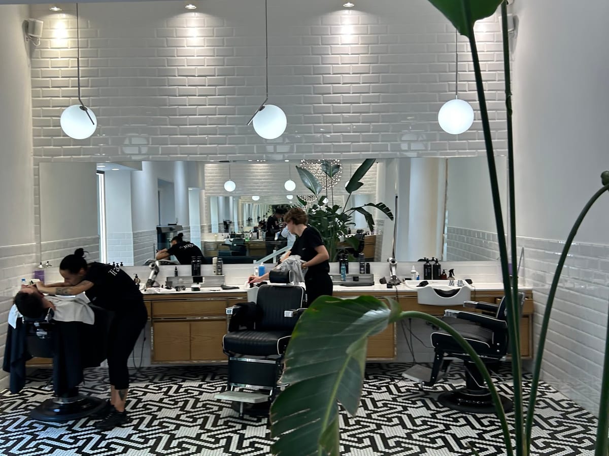 ELIJAH Salon | Barber | Tattoo - Laietana — foto 2