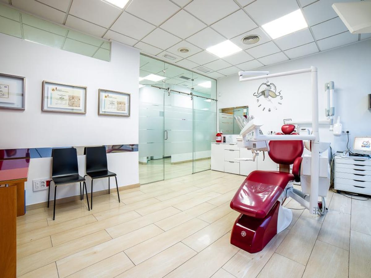 Emedent Clínica Dental — salud & medicina en Valencia
