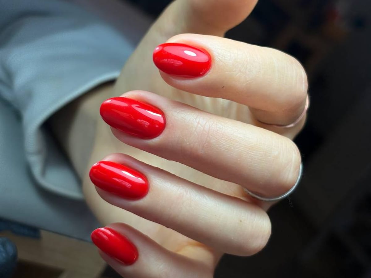 Llarusa - russian manicure, BIAB, pedicure, henna brows, threading, facials, body sculpting massage, pestañas, Barcelona — belleza & estética en Barcelona
