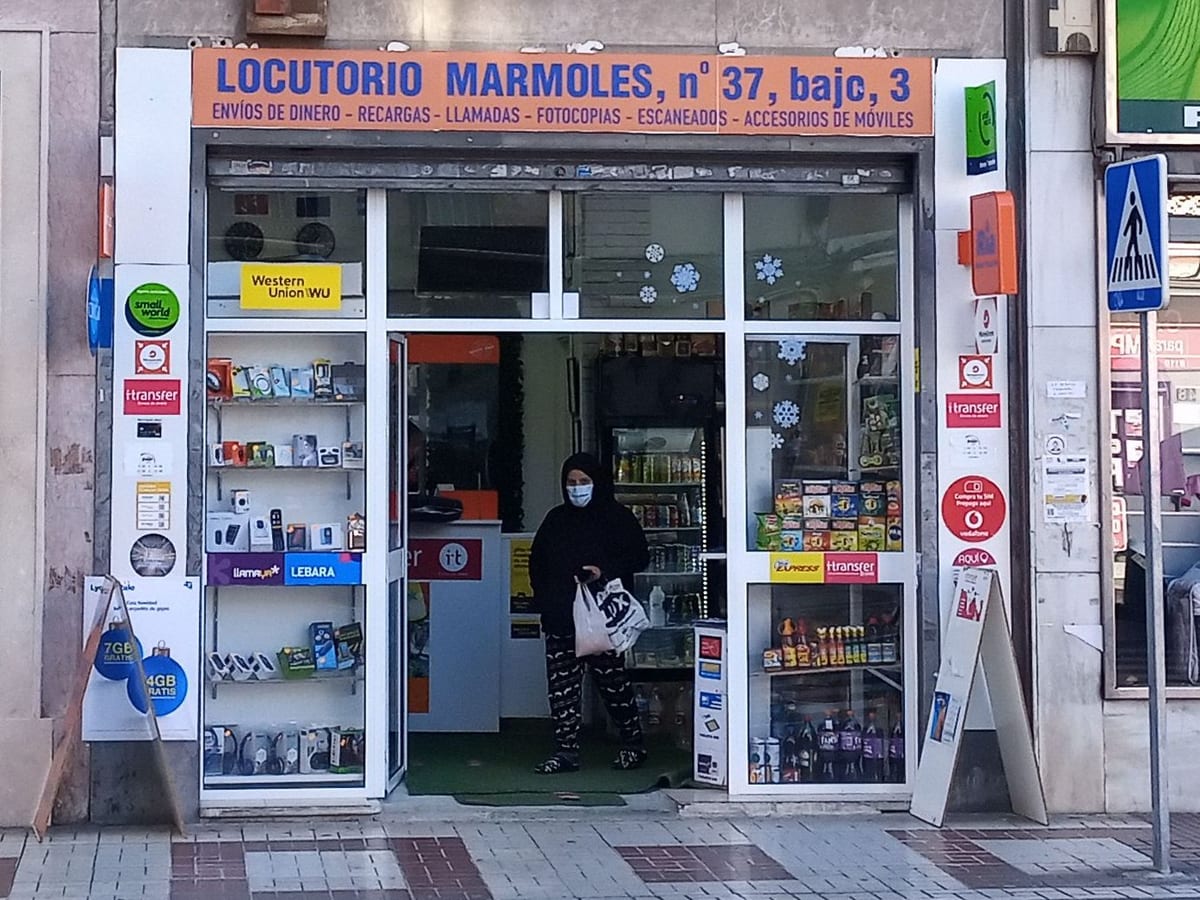 Locutorio Mármoles 37 — envíos & finanzas en Málaga