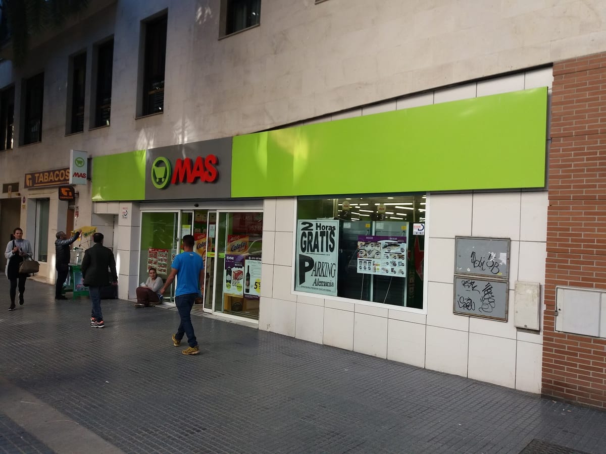 MAS — tiendas latinas en Málaga