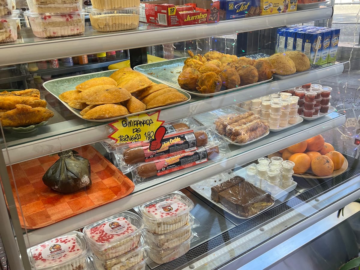 Panadería y Pastelería La Colombiana — foto 3