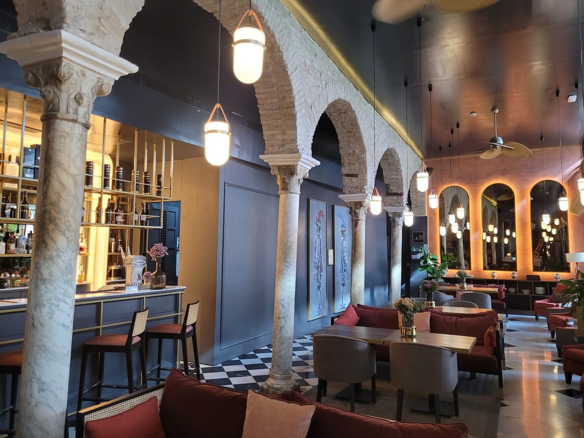 Pura Vida Terraza — entretenimiento en Sevilla