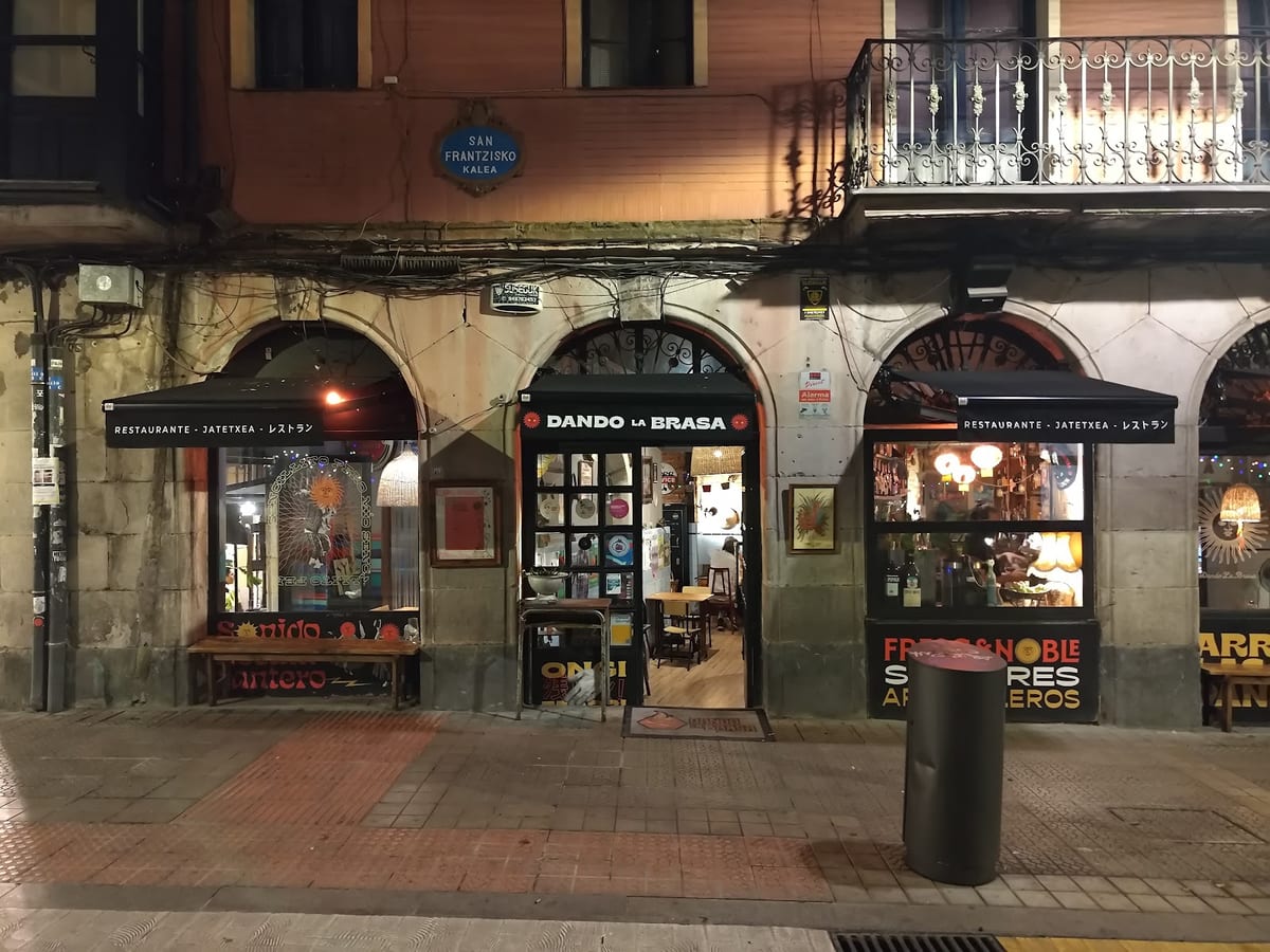 Restaurante Dando la Brasa — entretenimiento en Bilbao