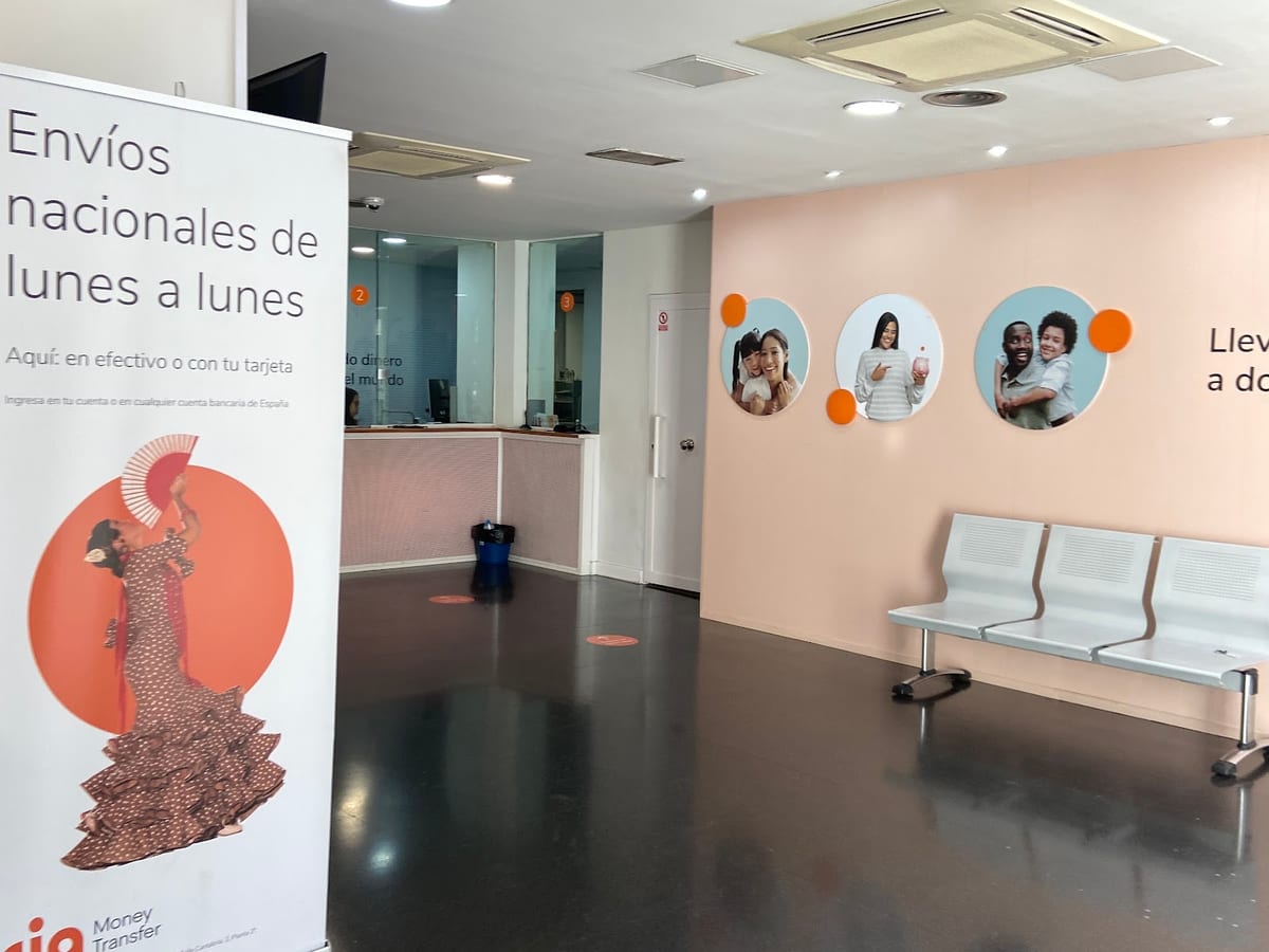 Ria Money Transfer & Currency Exchange — foto 3