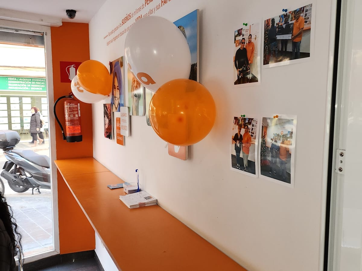 Ria Money Transfer & Currency Exchange Valencia — foto 3