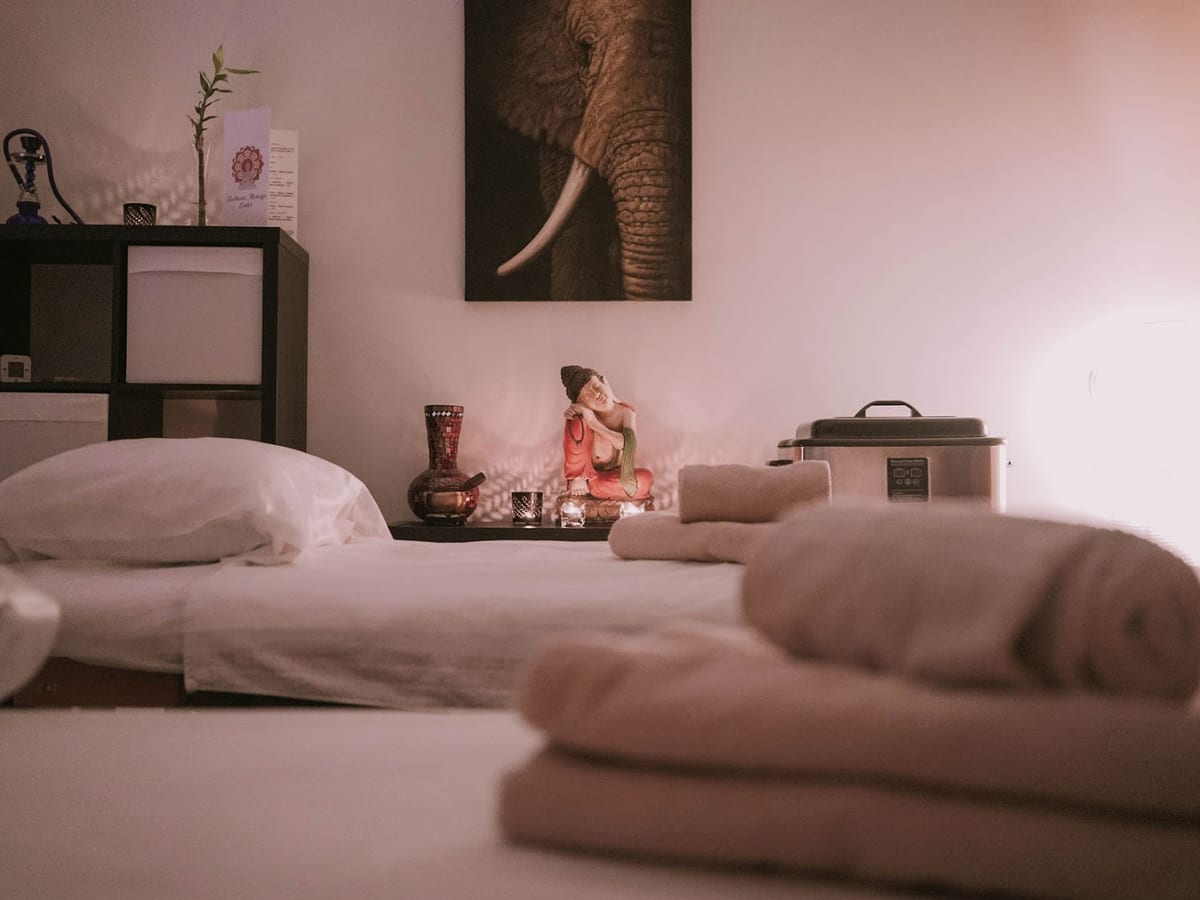 Sadhana Massage Málaga Center - Masajes en Málaga - Quiromasajista - Maderoterapia — belleza & estética en Málaga
