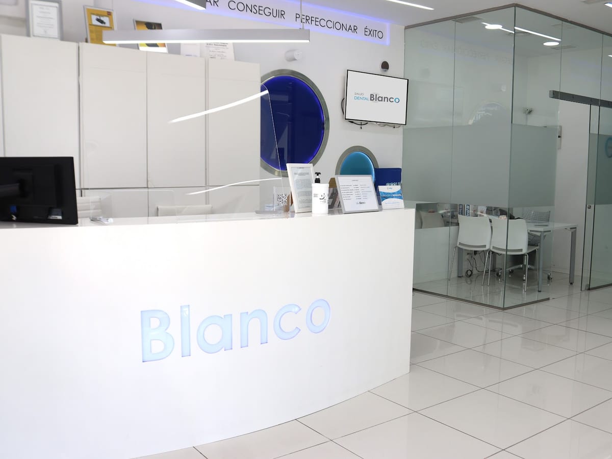 Salud Dental Blanco | Dentista Lucero — foto 2