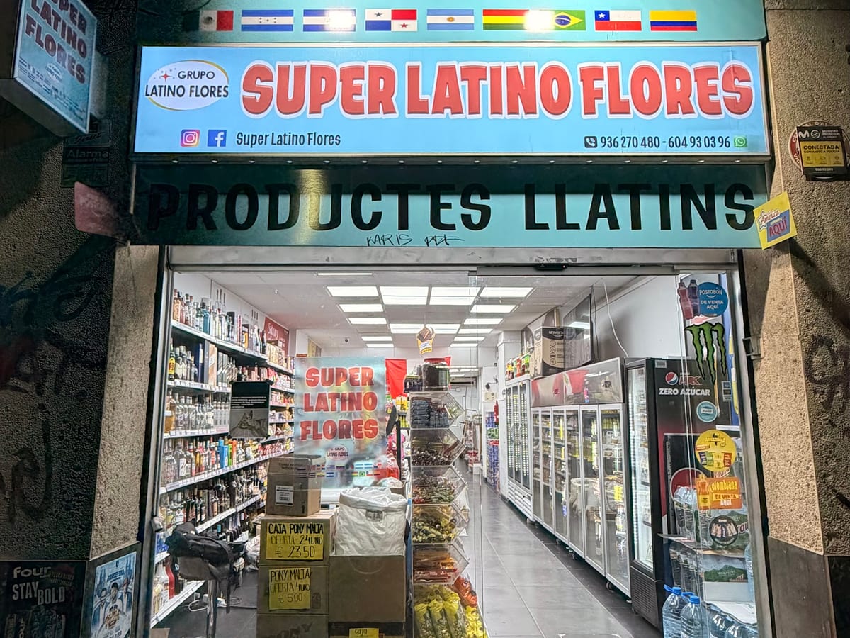 Super Latino Flores Collblanc — tiendas latinas en Barcelona